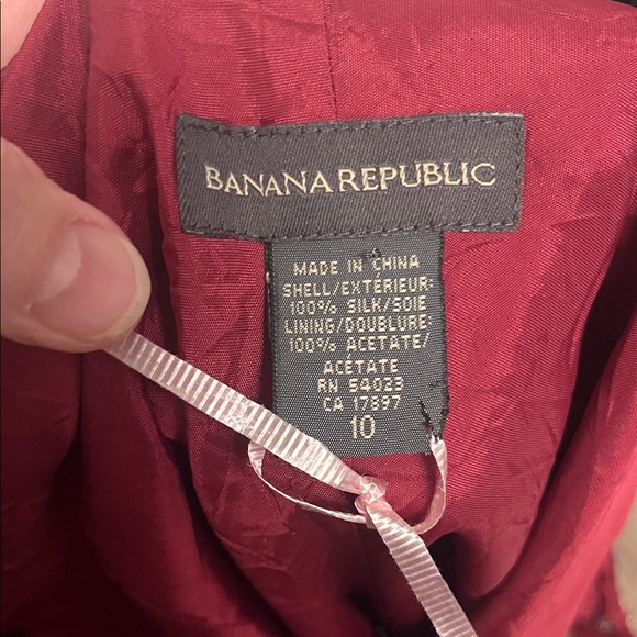 Banana Republic 100% Silk Lined Red and Brown Patterned Dress - Picture 2 of 5